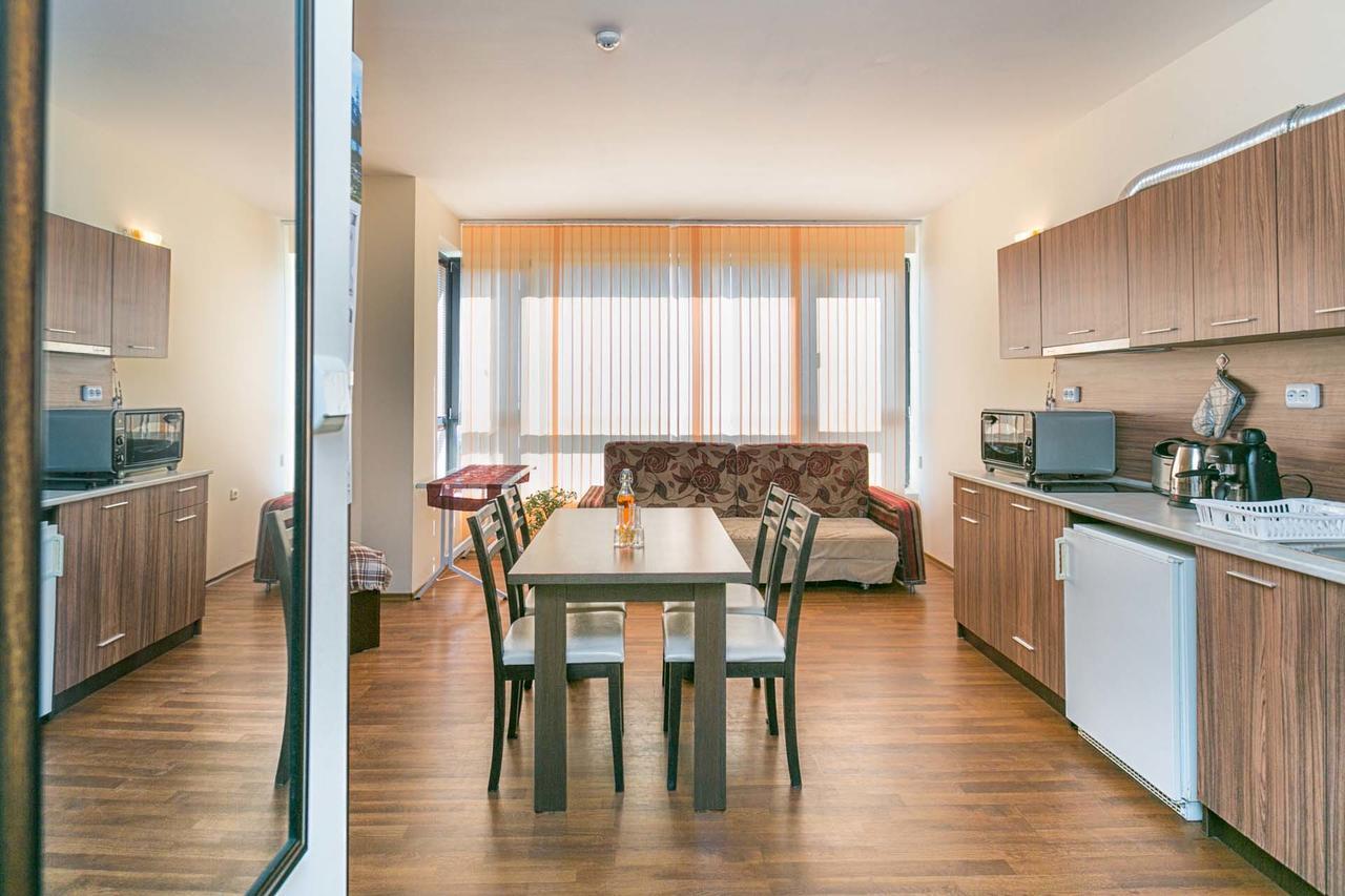 גולדן סנדס Apartments Yalta מראה חיצוני תמונה